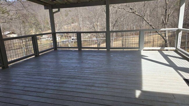 Building Photo - 3 Bedroom 2 Bathroom home for rent