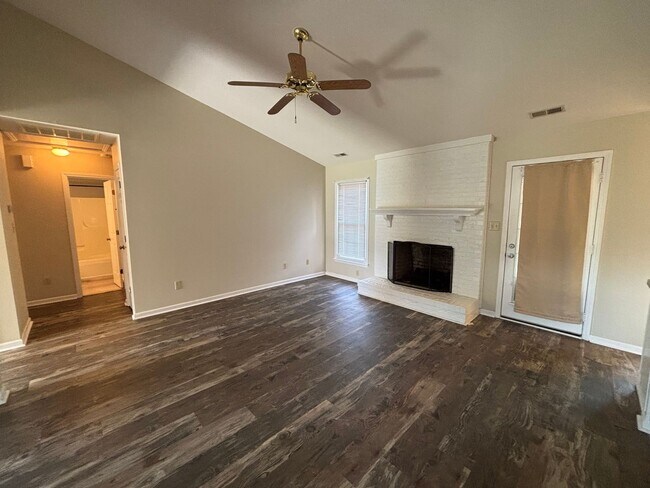 Building Photo - 5405 Beretta Way