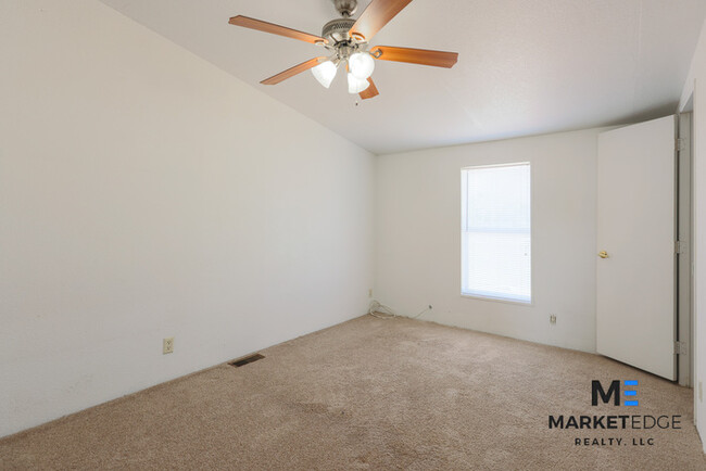 Building Photo - 5Bed/3Bath Home in Buckeye, AZ! Ready for ...