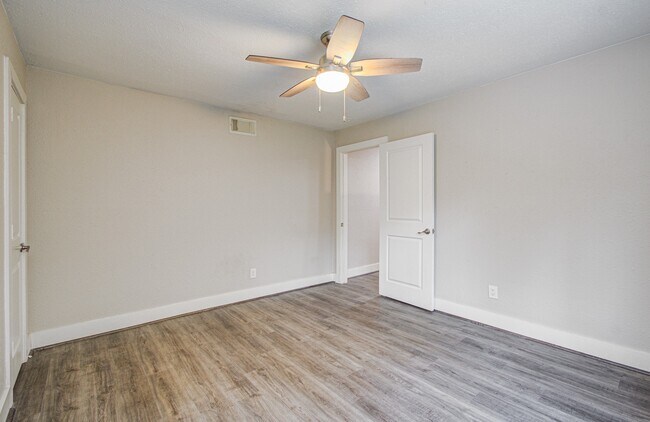 Building Photo - 2554 River Ridge