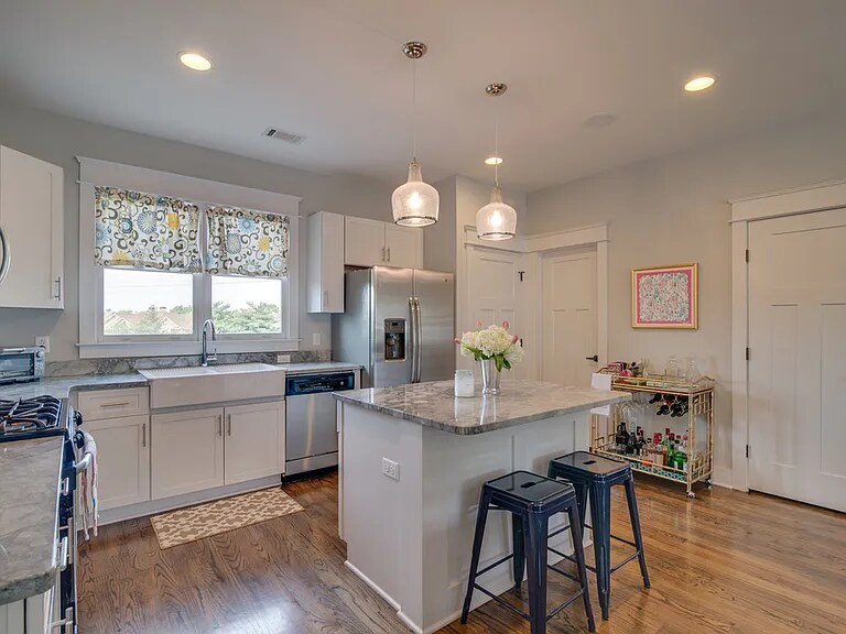 Kitchen - 619 Chesterfield Way