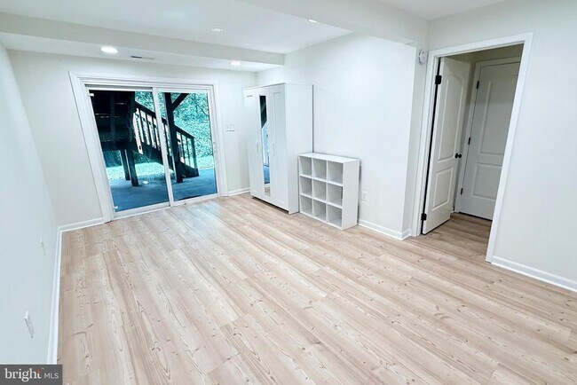 Building Photo - 10100 Walnut Wood Ct