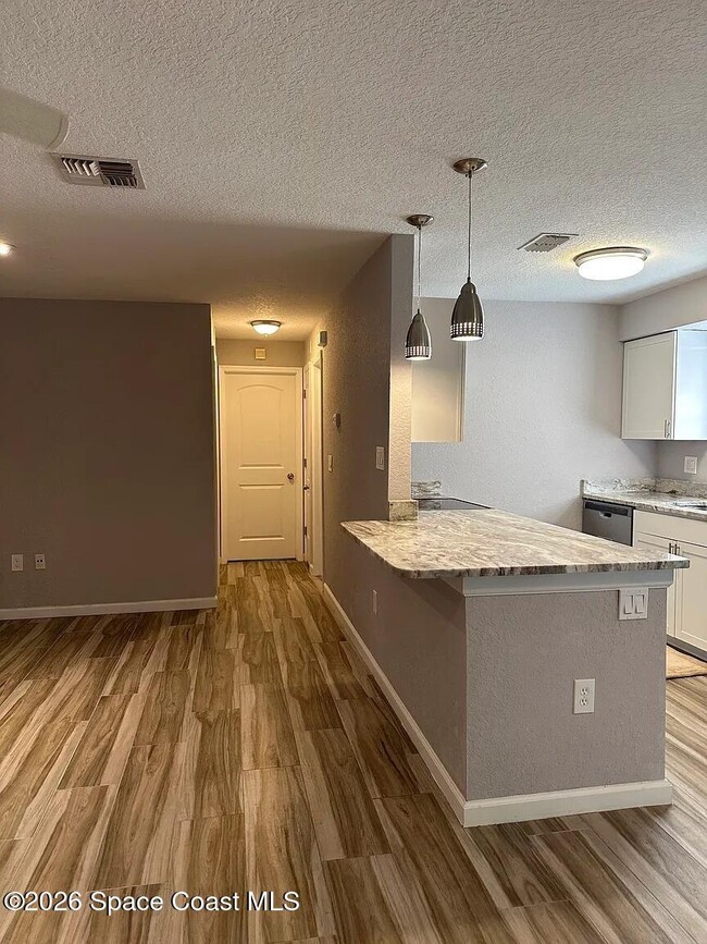 Building Photo - 1325 Johns Cir