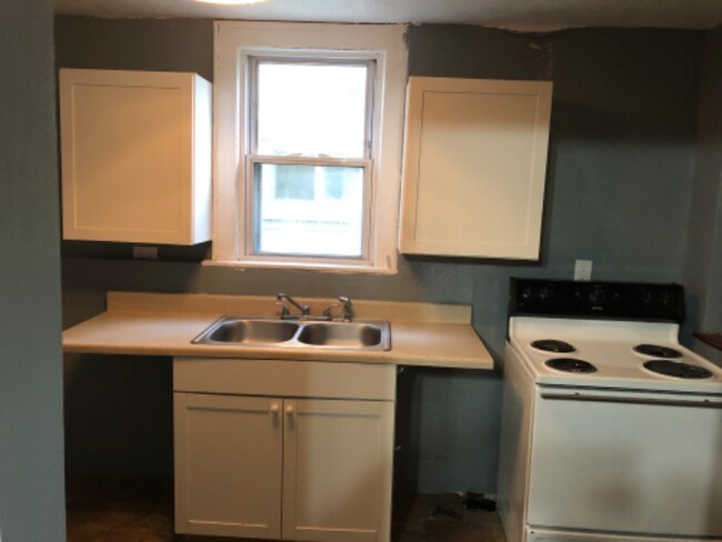 Building Photo - 1232 Oak Grove Ave