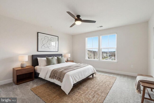 Building Photo - 211 Phoenix Dr