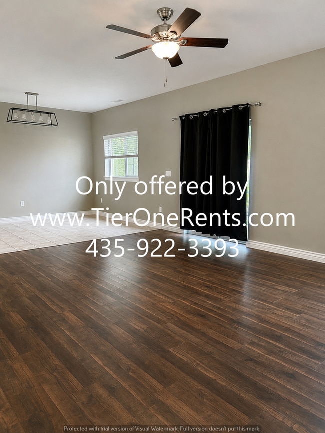 Building Photo - This property offers a NO DEPOSIT option available for qualified renters!