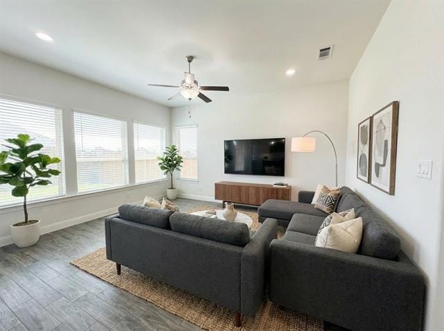 Building Photo - 924 Julia Pl