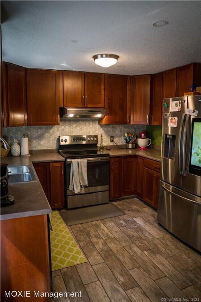 Building Photo - 3 br, 2 bath House - 3 Overlook Dr