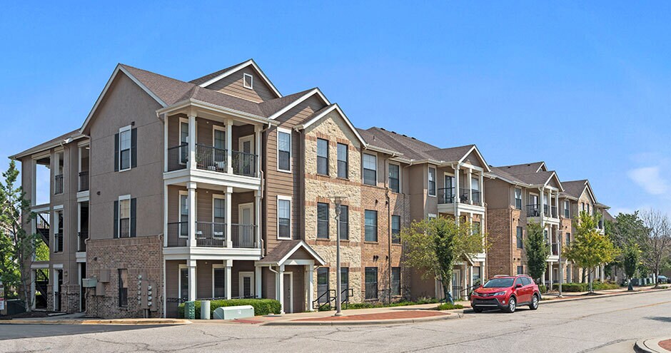 Building Photo - West End at City Center Apartment Homes