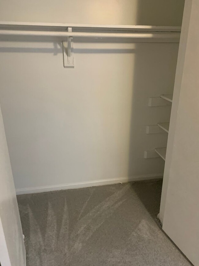 Building Photo - 4948