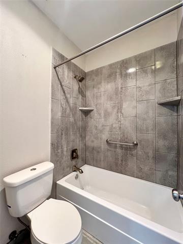 Building Photo - 2028 Parkside Ct
