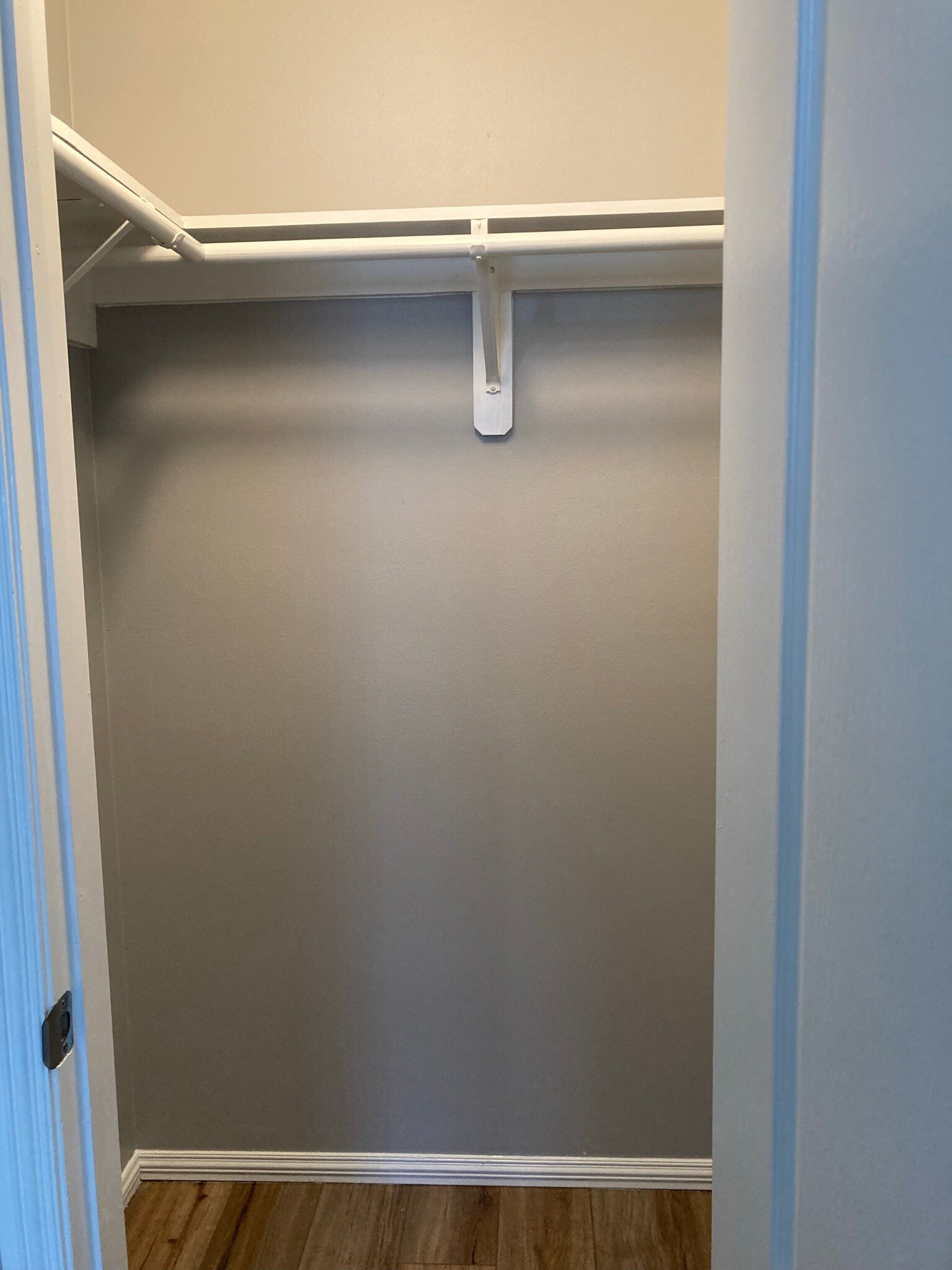 Building Photo - 910 English Ave