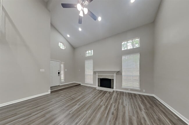 Building Photo - 1514 Chestnut Ln