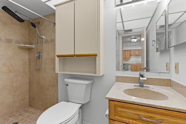 Building Photo - Condo For Rent on ST PETE BEACH!