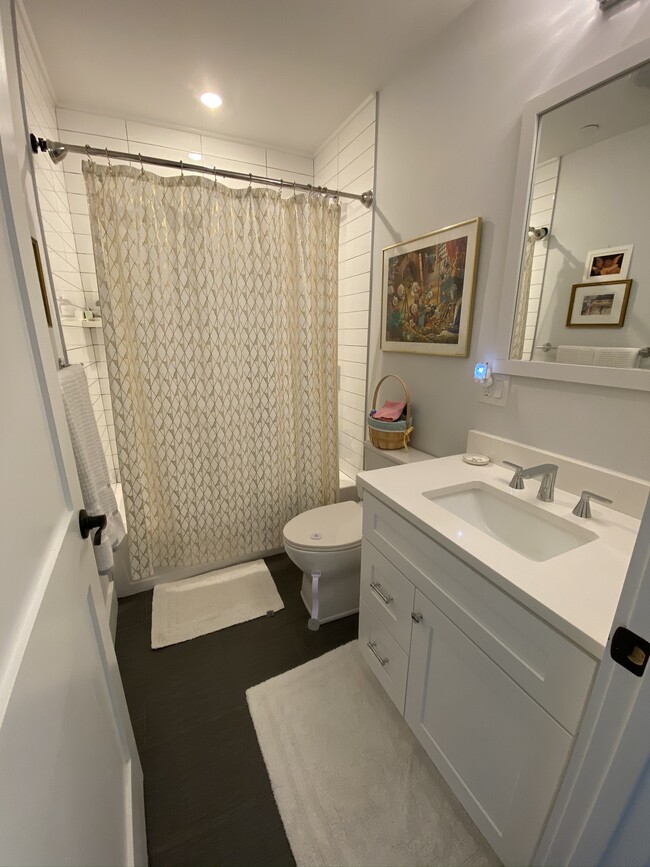 Guest Bath - 15 W Bellflower St