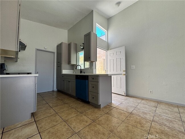 Building Photo - 16209 Juniper St