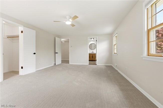 Building Photo - 2056 Laurel Hill Dr