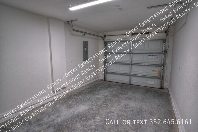 Building Photo - 7841 SW 128th Pl