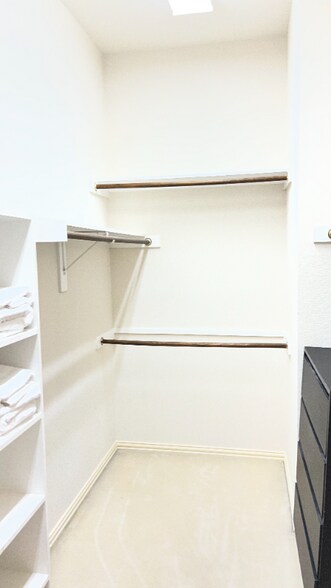 Building Photo - 9112 Brinson Dr