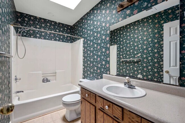 Building Photo - Home with Modern Updates in Indigo Fields!