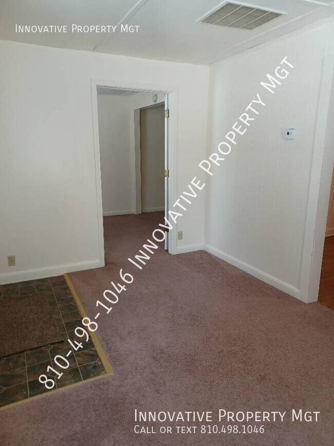 Building Photo - 1097 Bridge St