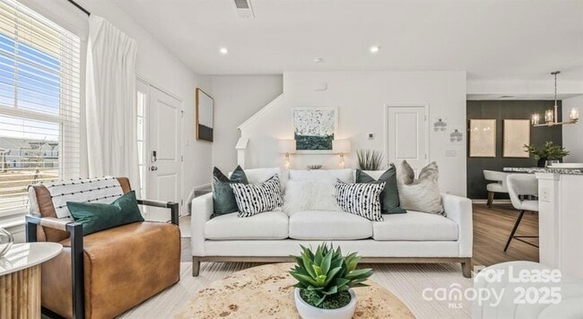 Building Photo - 10207 Guardian Dr