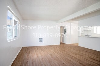 Building Photo - 24 27th Pl