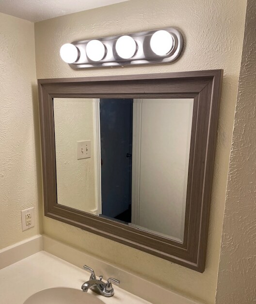 Building Photo - 1804 Camelot Cv