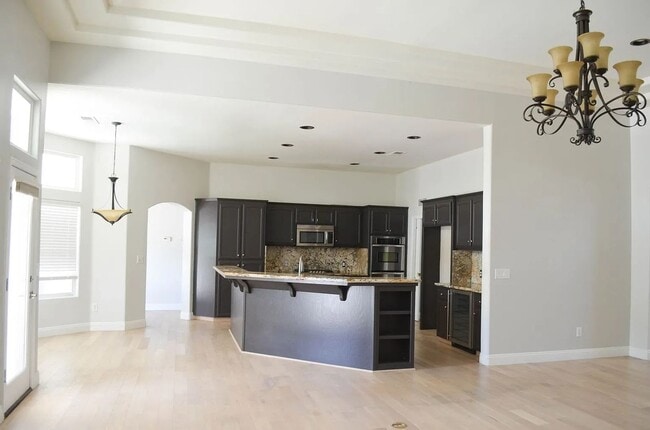 Building Photo - Spacious Riverlakes Golf Course Home with Pool, Spa & 3-Car Garage