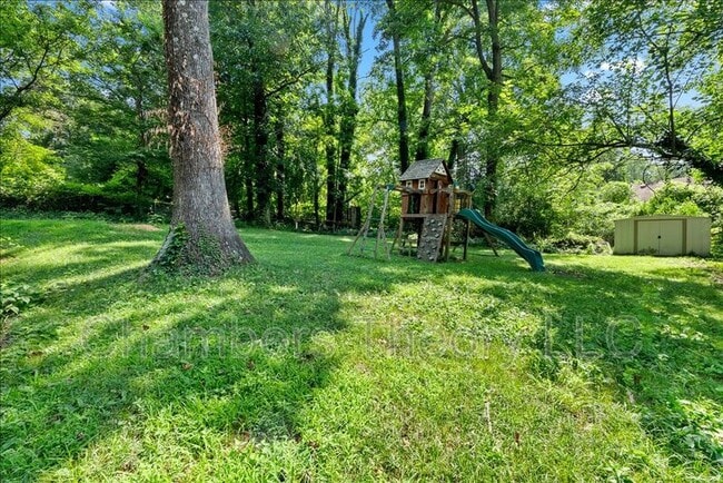 Building Photo - 3035 Hazelton St