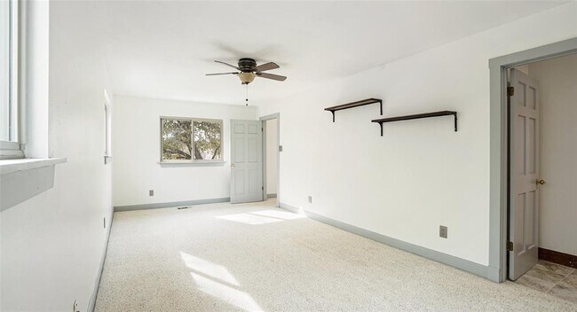 Building Photo - 13918 Hummingbird Ln