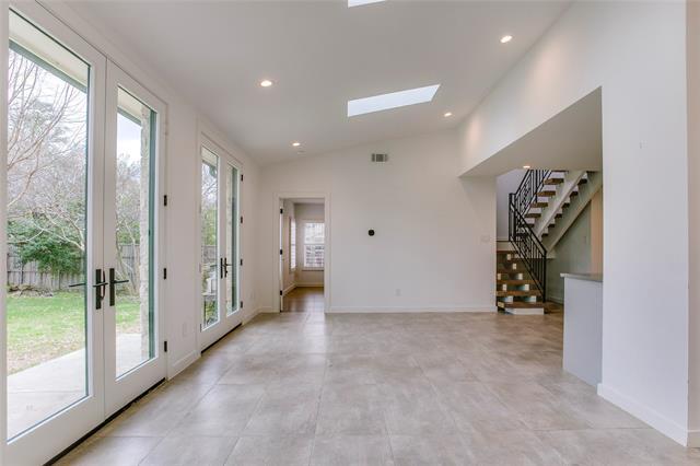 Building Photo - 2045 Marydale Rd