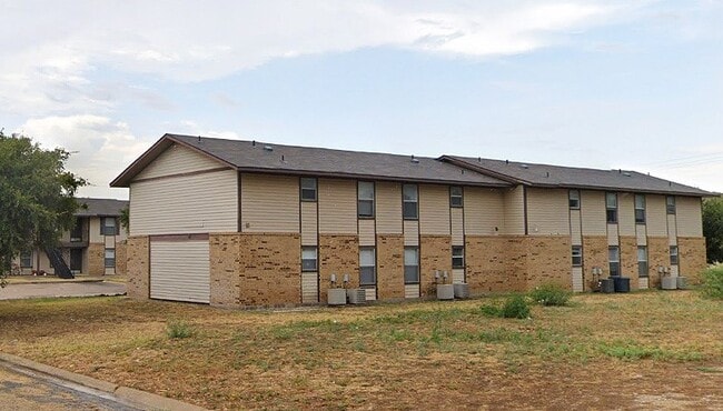 Building Photo - 101 Deerwood Dr