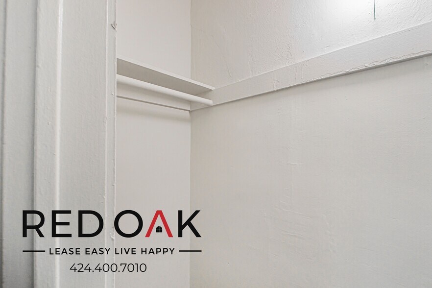 Building Photo - 443 S Catalina St