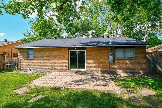 Building Photo - 5709 Arthington Ave