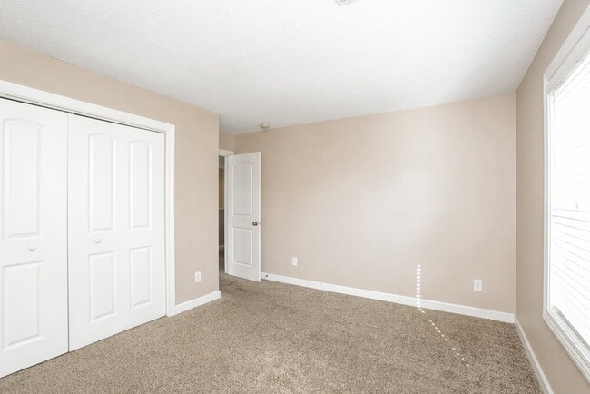 Building Photo - 5834 Long Lake Ln.