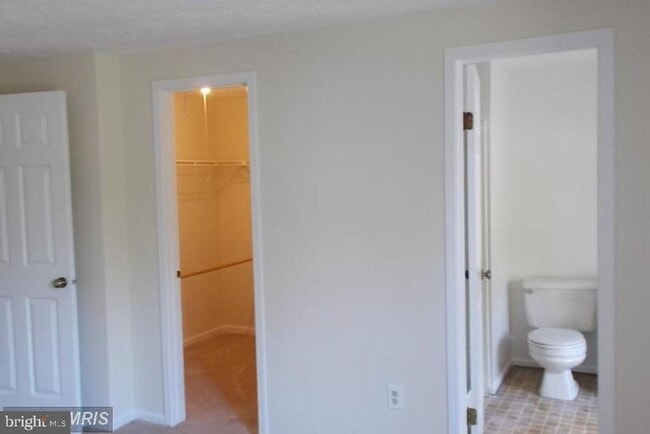 Building Photo - 16198 Henderson Ln