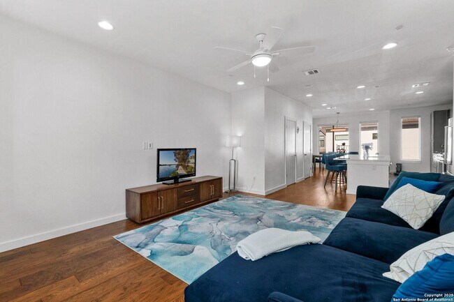 Building Photo - 102 Tendick St