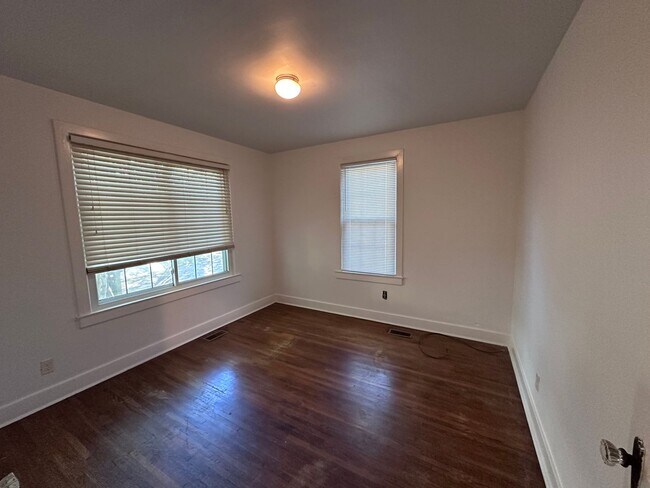 Building Photo - Cottage Style Home