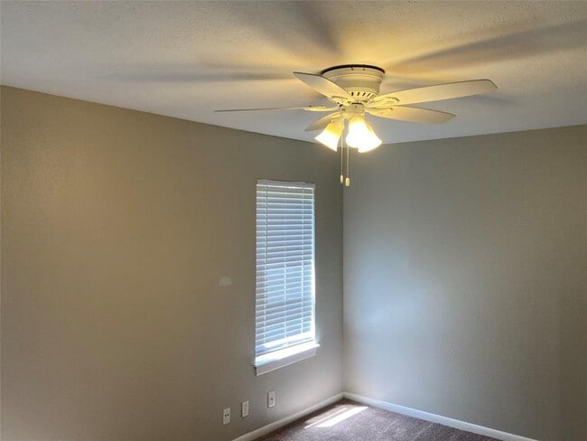 Building Photo - 8106 Hood Cir