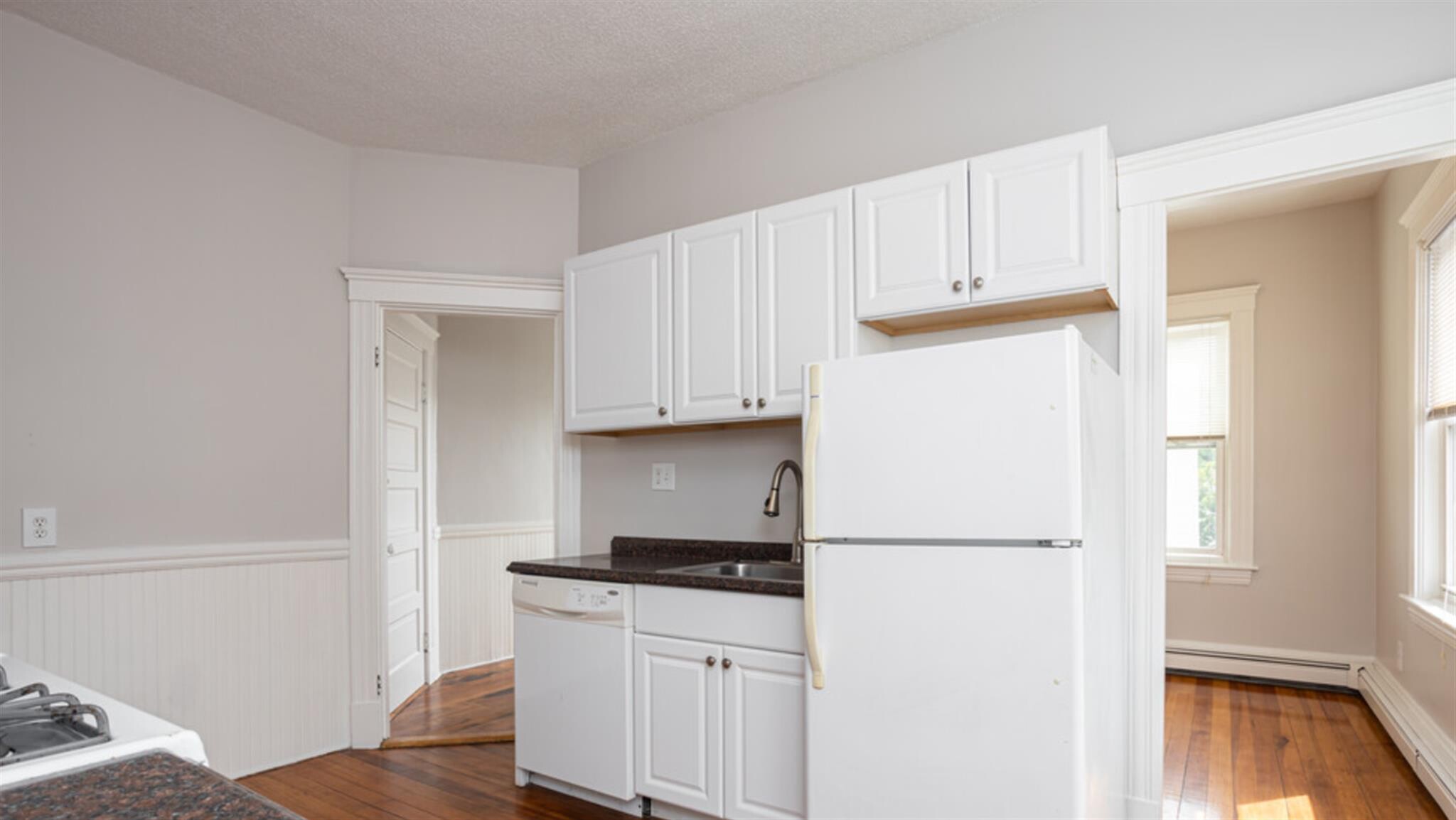 Building Photo - 120 Columbia St