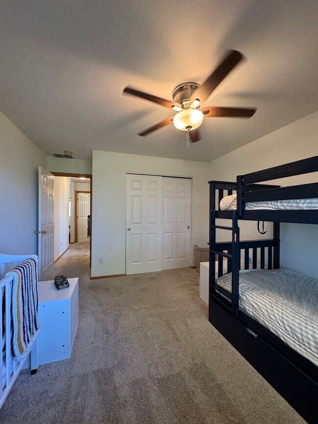 Building Photo - Expansive & Modern 4-Bedroom Home for Rent