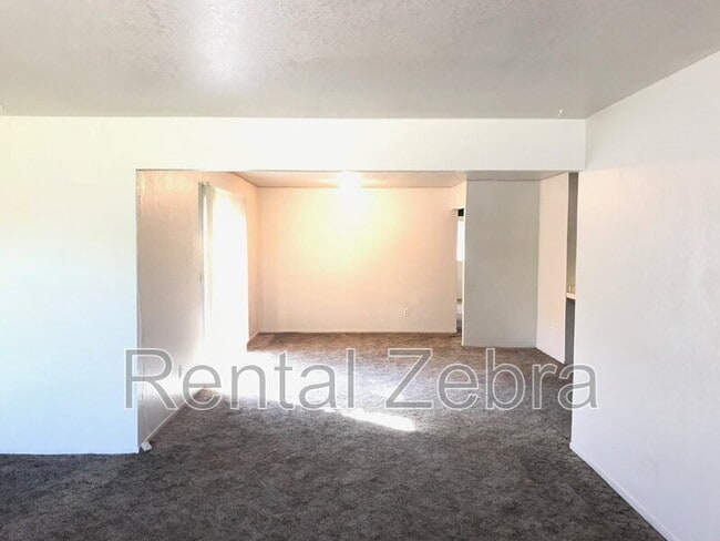 Building Photo - 3357 San Ramon Ct