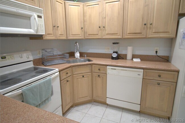 Building Photo - 3561 Pine Needle Dr