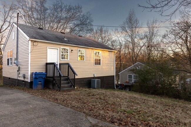 Building Photo - 854 E Happy Hollow Dr
