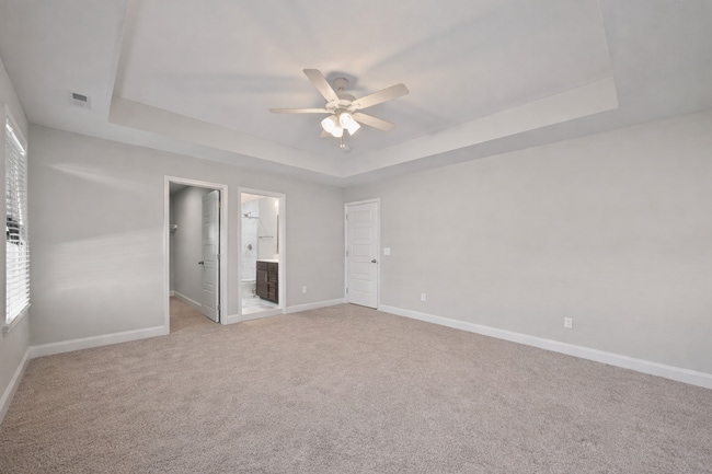 Building Photo - Pet Friendly Three Bedroom!