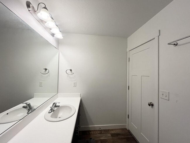 Building Photo - 3546 Terra Sol Dr