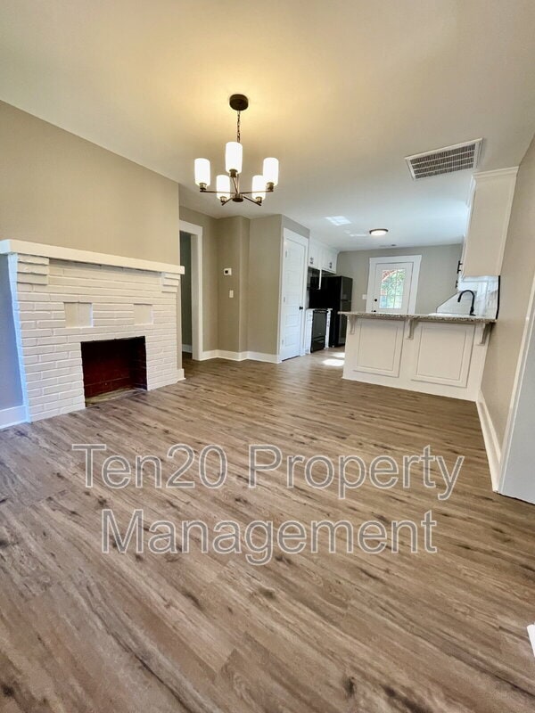 Building Photo - 1720 19th Ave