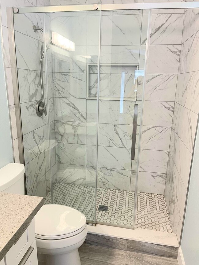Building Photo - Conveniently Located Single Level Soda Cre...