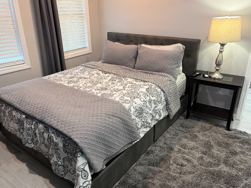 Building Photo - 665 S Preston Ct